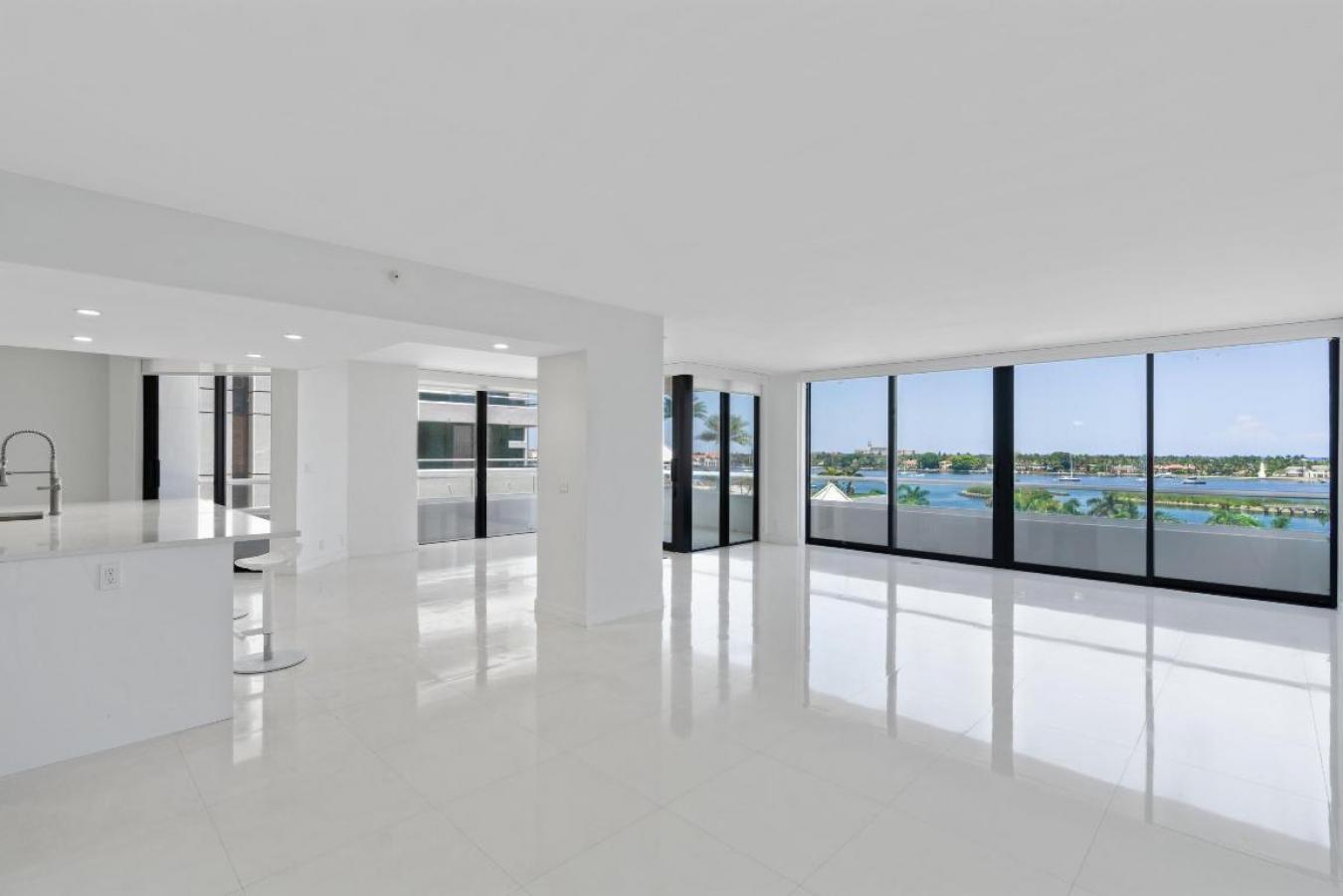 West Palm Beach, Florida, 33401, United States, 2 Bedrooms Bedrooms, ,2 BathroomsBathrooms,Residential,For Sale,1995496