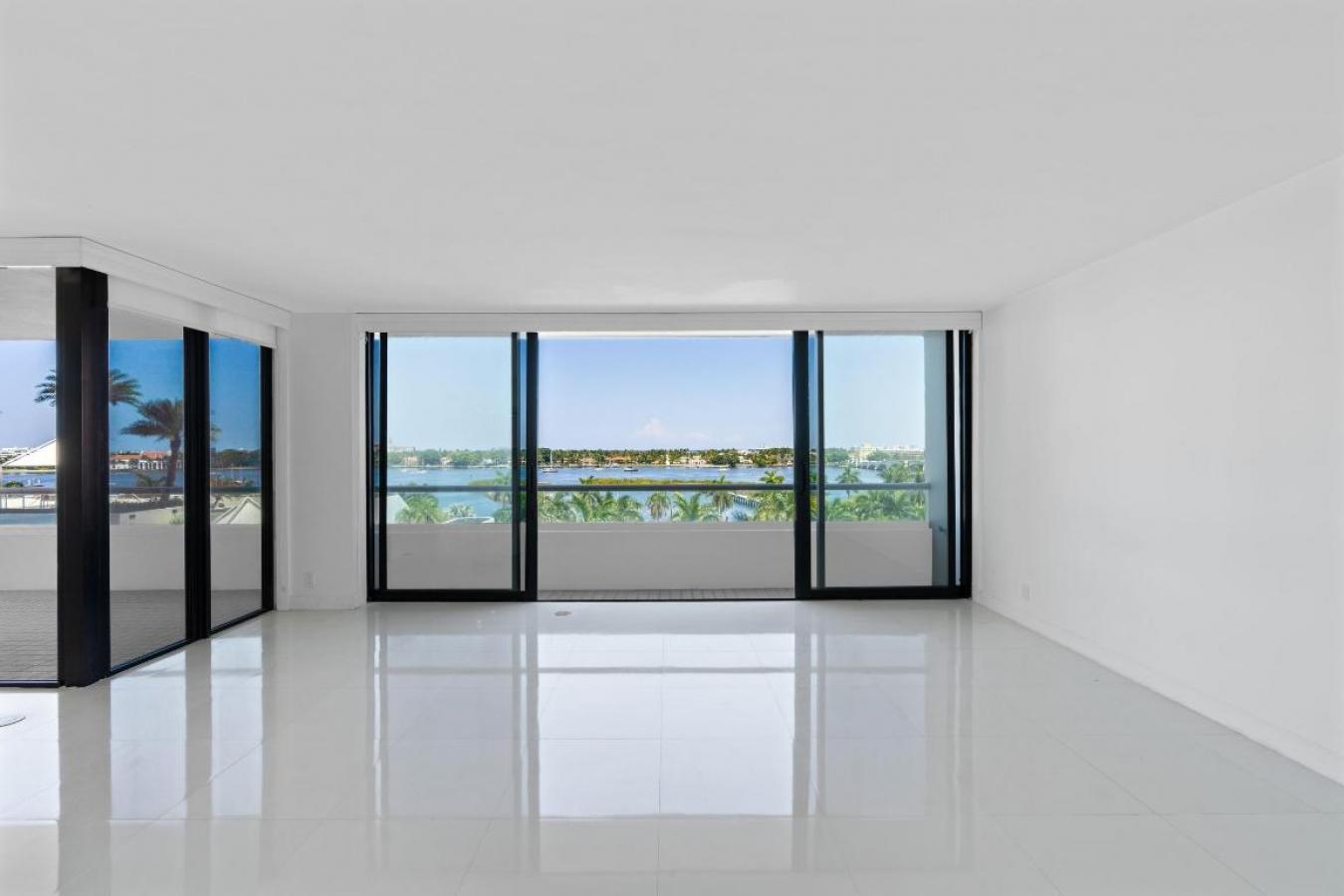 West Palm Beach, Florida, 33401, United States, 2 Bedrooms Bedrooms, ,2 BathroomsBathrooms,Residential,For Sale,1995496