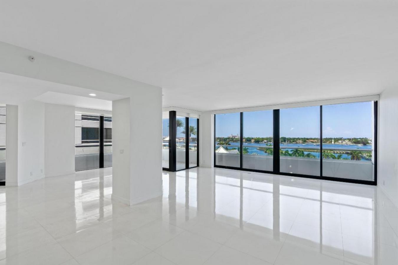 West Palm Beach, Florida, 33401, United States, 2 Bedrooms Bedrooms, ,2 BathroomsBathrooms,Residential,For Sale,1995496