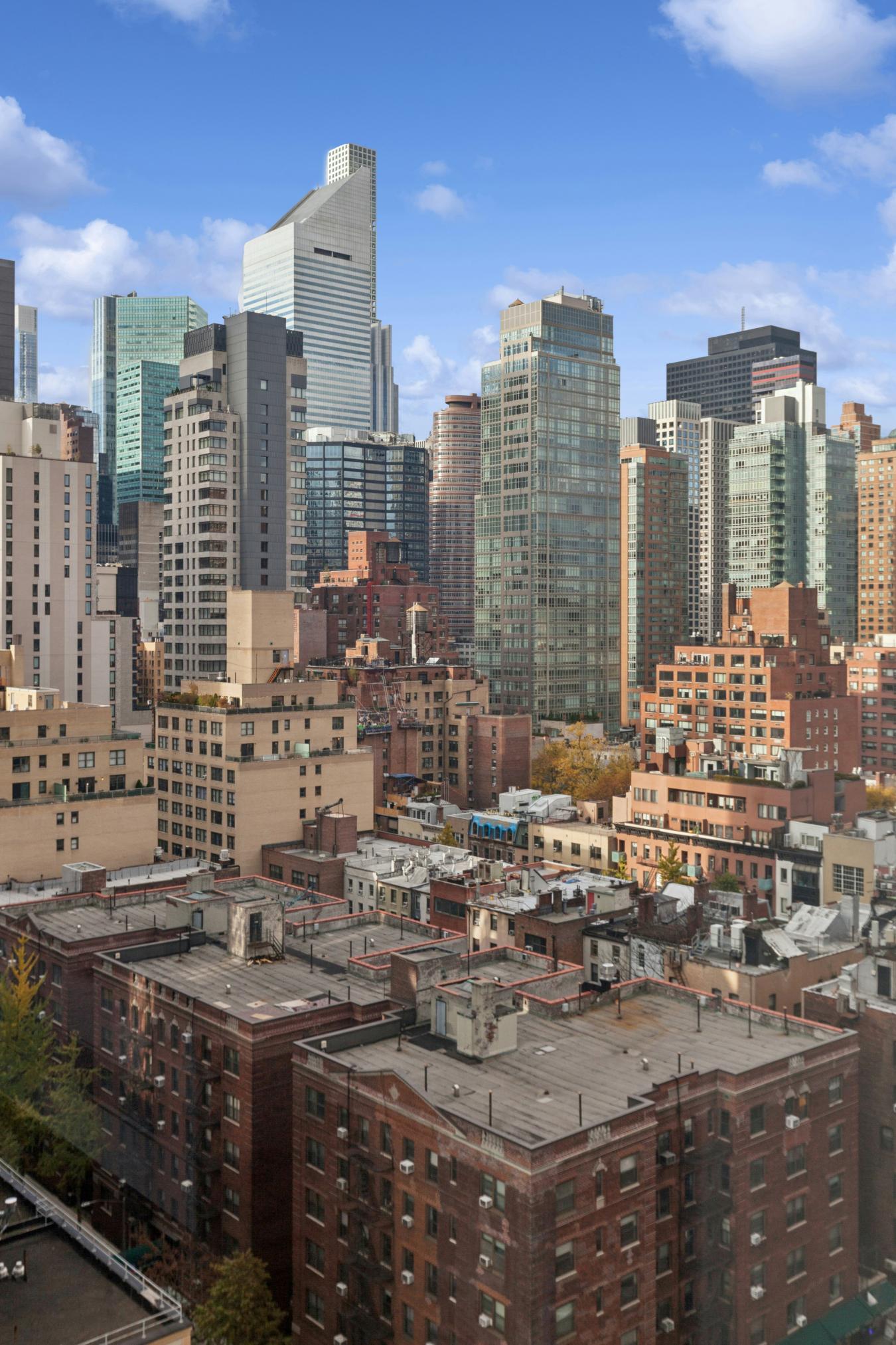 New York, New York, 10017, United States, 3 Bedrooms Bedrooms, ,3 BathroomsBathrooms,Residential,For Sale,1995494