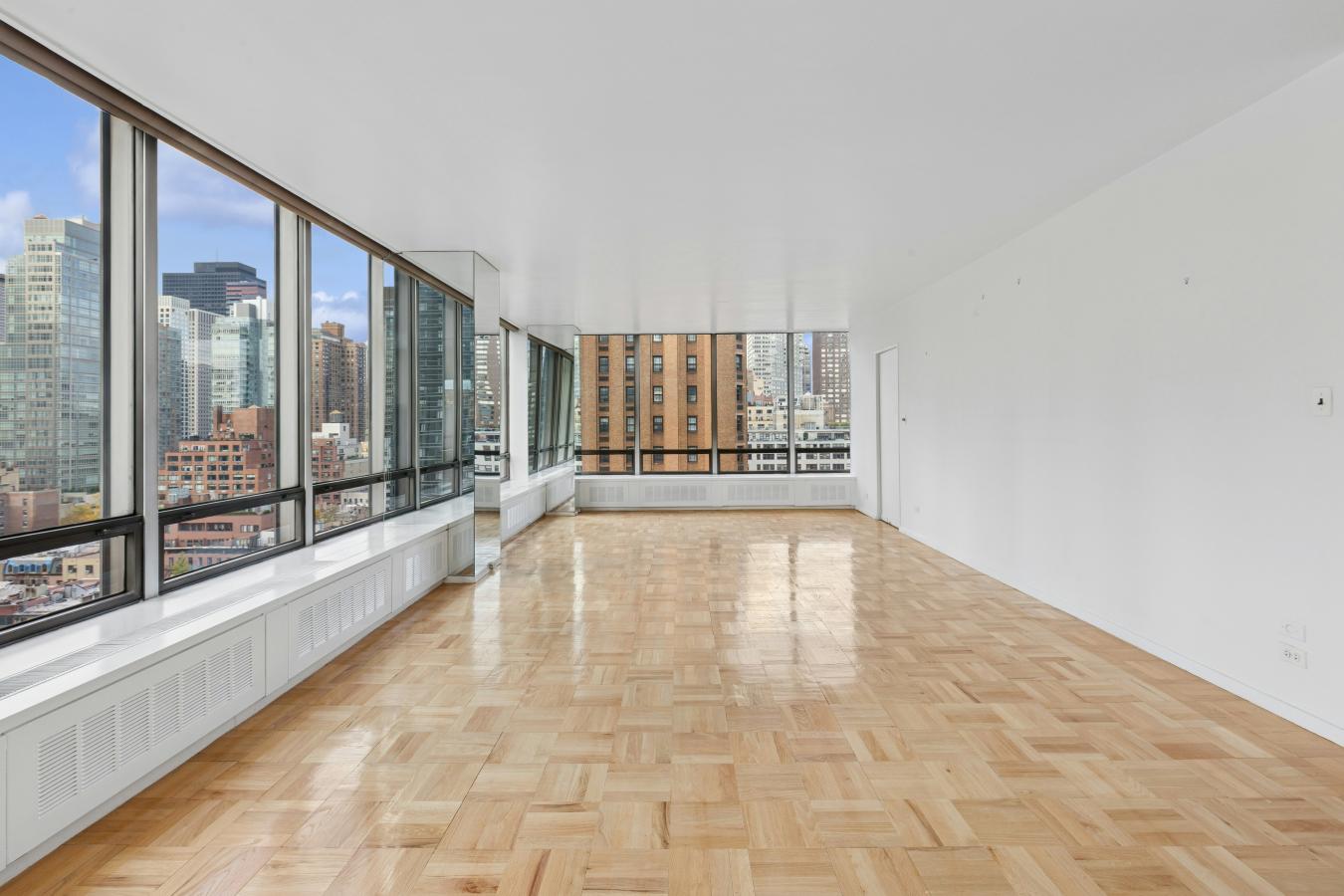 New York, New York, 10017, United States, 3 Bedrooms Bedrooms, ,3 BathroomsBathrooms,Residential,For Sale,1995494