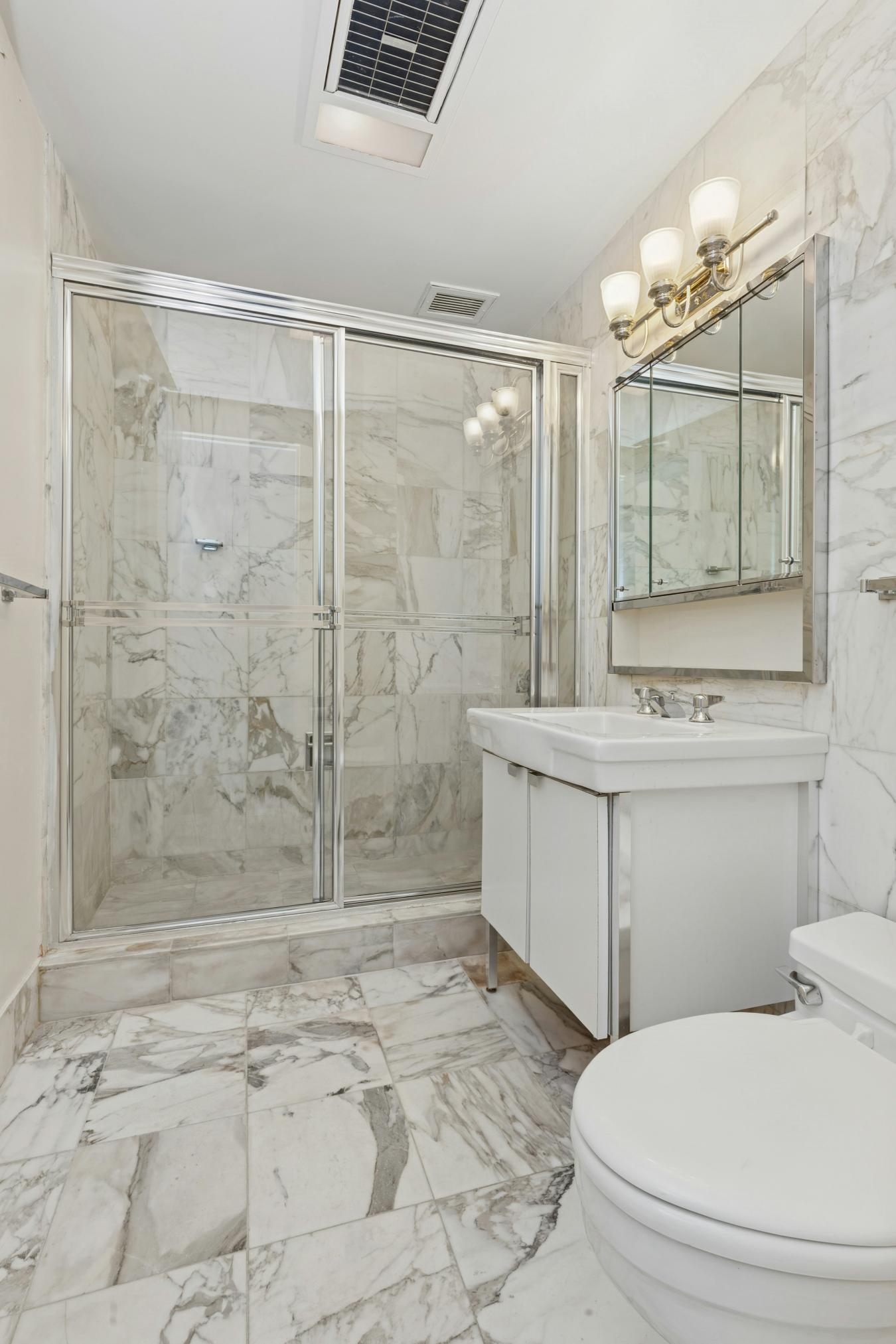 New York, New York, 10017, United States, 3 Bedrooms Bedrooms, ,3 BathroomsBathrooms,Residential,For Sale,1995494