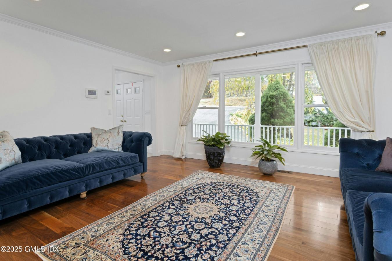 Greenwich, Connecticut, 06831, United States, 3 Bedrooms Bedrooms, ,2 BathroomsBathrooms,Residential,For Sale,2012433