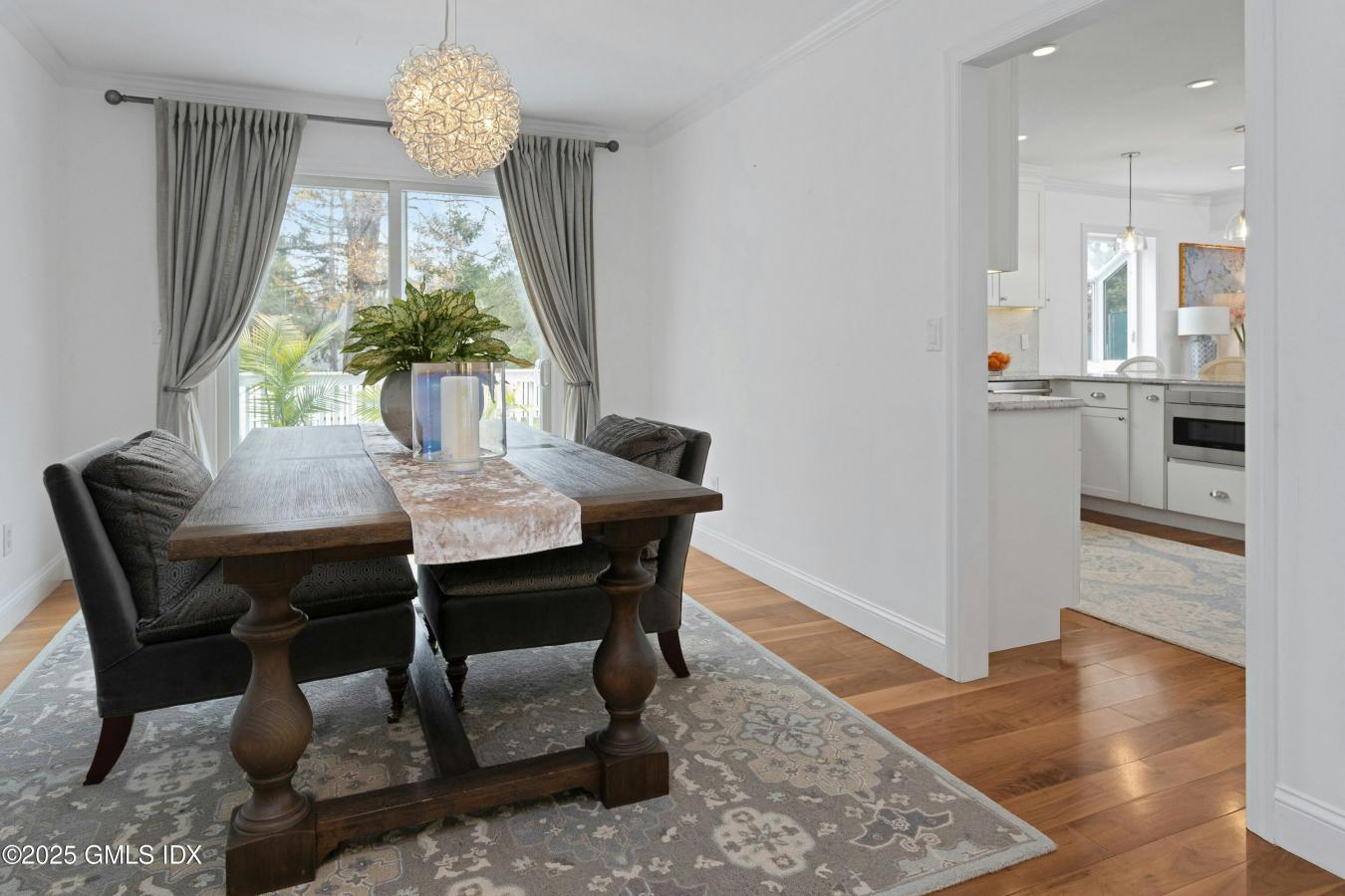 Greenwich, Connecticut, 06831, United States, 3 Bedrooms Bedrooms, ,2 BathroomsBathrooms,Residential,For Sale,2012433