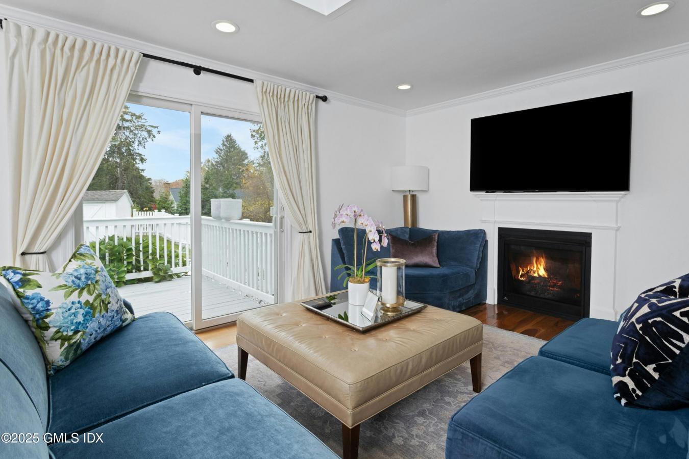 Greenwich, Connecticut, 06831, United States, 3 Bedrooms Bedrooms, ,2 BathroomsBathrooms,Residential,For Sale,2012433