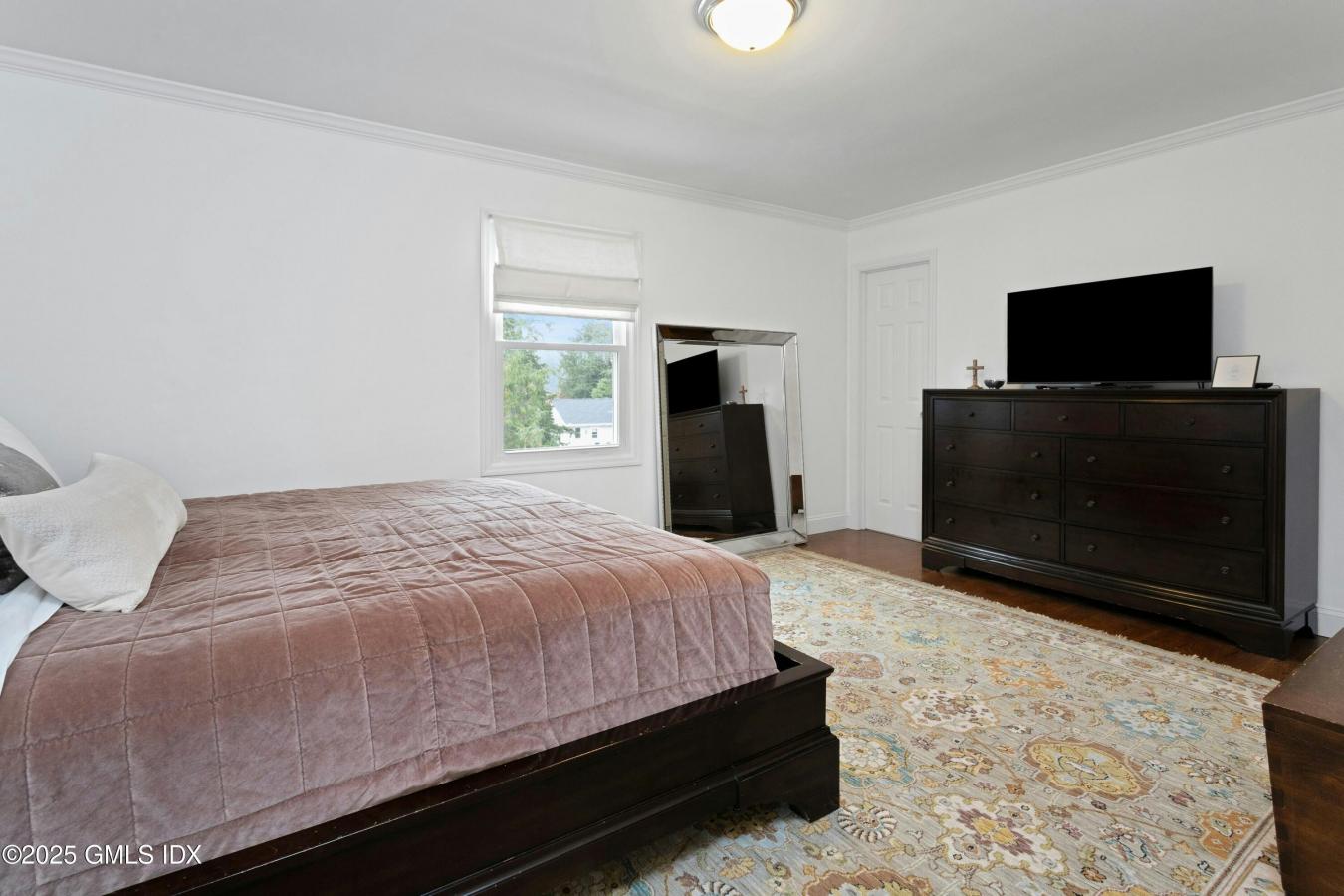 Greenwich, Connecticut, 06831, United States, 3 Bedrooms Bedrooms, ,2 BathroomsBathrooms,Residential,For Sale,2012433