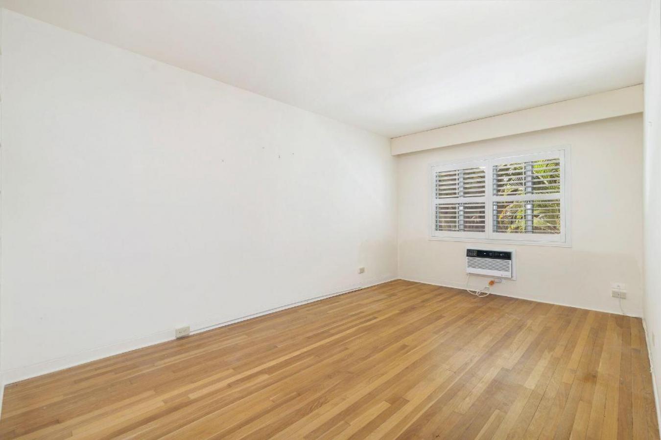 Palm Beach, Florida, 33480, United States, 2 Bedrooms Bedrooms, ,1 BathroomBathrooms,Residential,For Sale,1995489