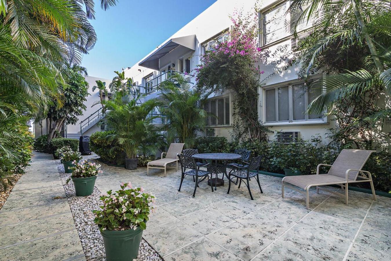 Palm Beach, Florida, 33480, United States, 2 Bedrooms Bedrooms, ,1 BathroomBathrooms,Residential,For Sale,1995489