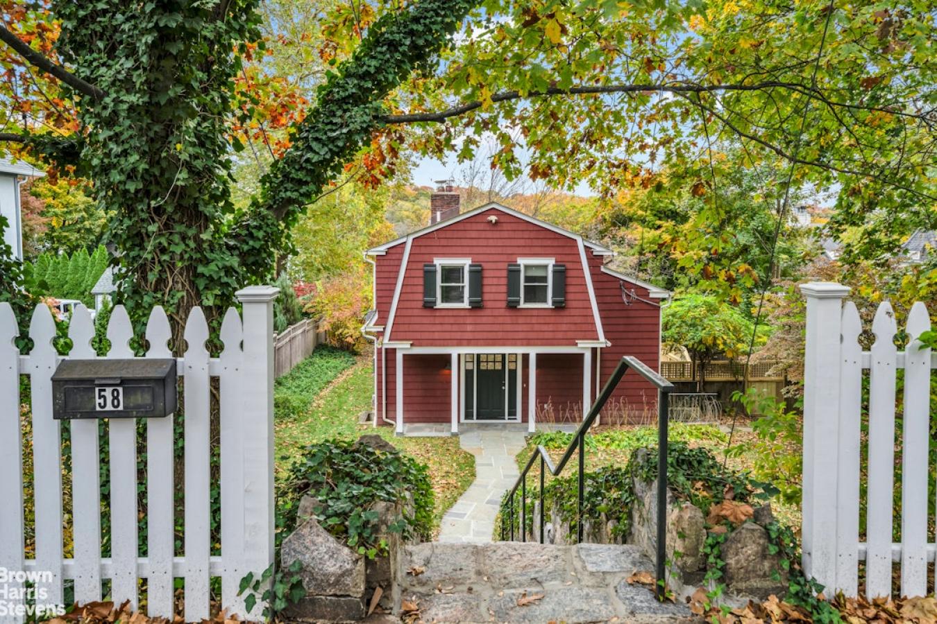 Bronxville, New York, 10708, United States, 3 Bedrooms Bedrooms, ,2 BathroomsBathrooms,Residential,For Sale,1995487