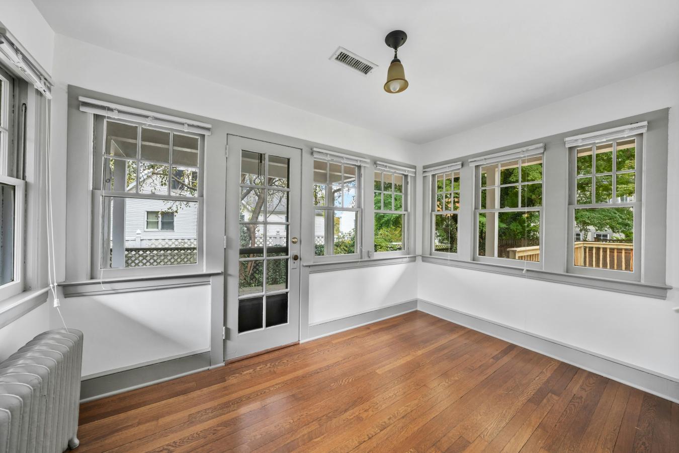 Bronxville, New York, 10708, United States, 3 Bedrooms Bedrooms, ,2 BathroomsBathrooms,Residential,For Sale,1995487