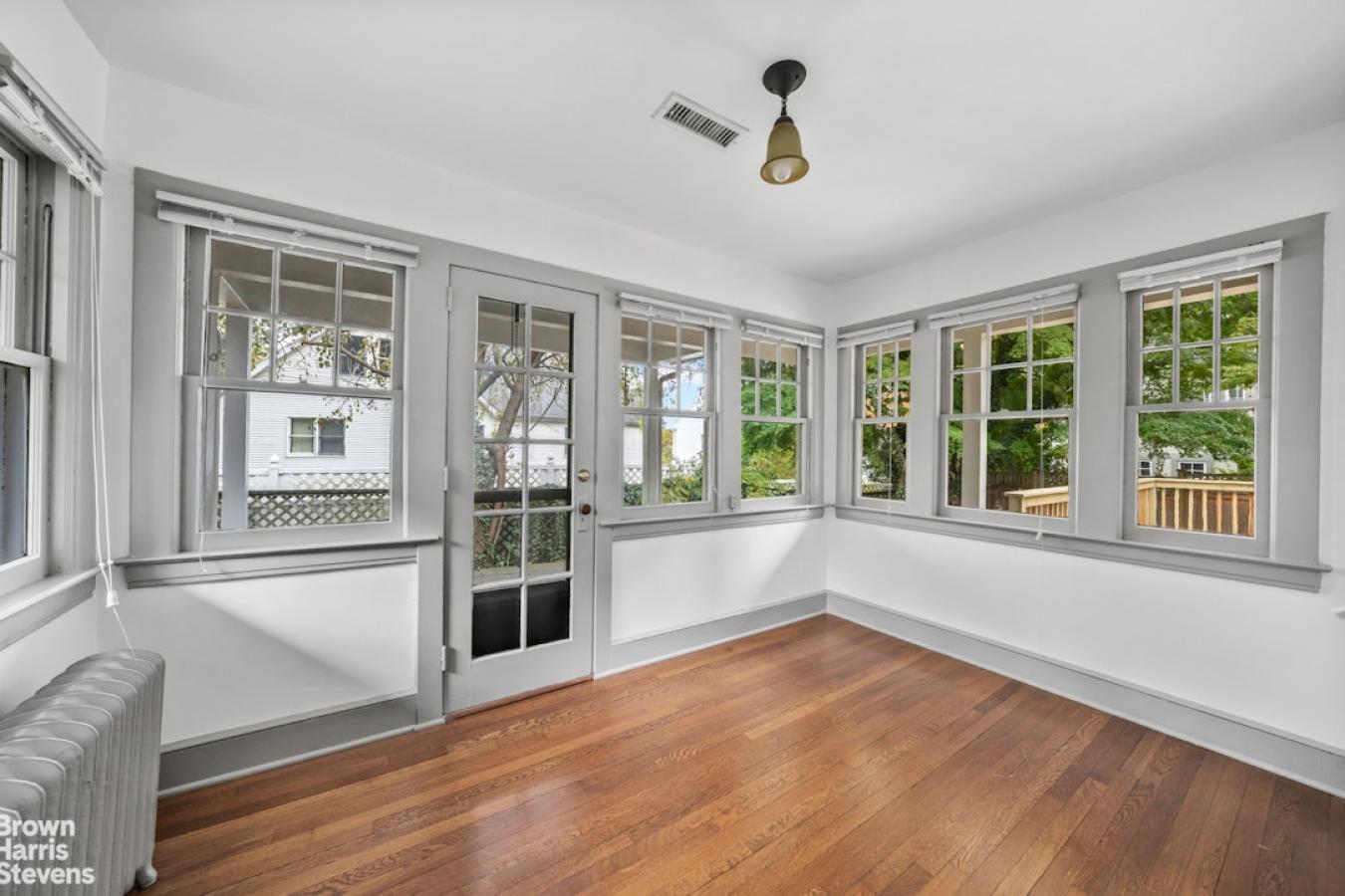 Bronxville, New York, 10708, United States, 3 Bedrooms Bedrooms, ,2 BathroomsBathrooms,Residential,For Sale,1995487