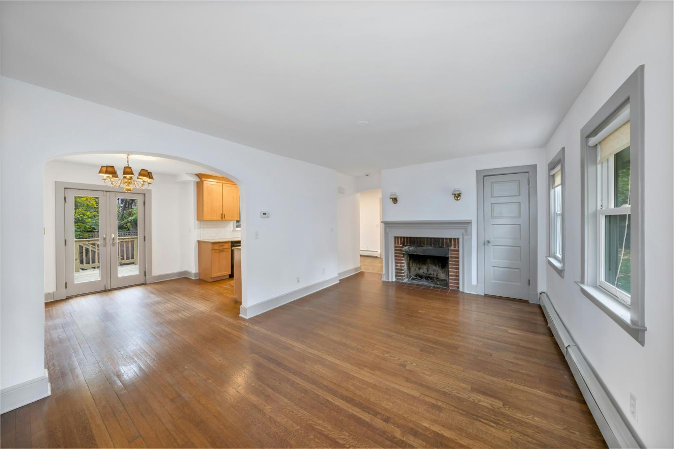 Bronxville, New York, 10708, United States, 3 Bedrooms Bedrooms, ,2 BathroomsBathrooms,Residential,For Sale,1995487