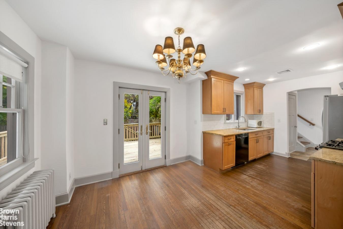 Bronxville, New York, 10708, United States, 3 Bedrooms Bedrooms, ,2 BathroomsBathrooms,Residential,For Sale,1995487