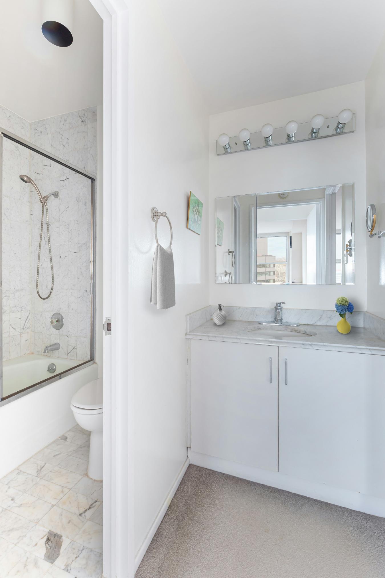 New York, New York, 10022, United States, 1 Bedroom Bedrooms, ,1 BathroomBathrooms,Residential,For Sale,1995486