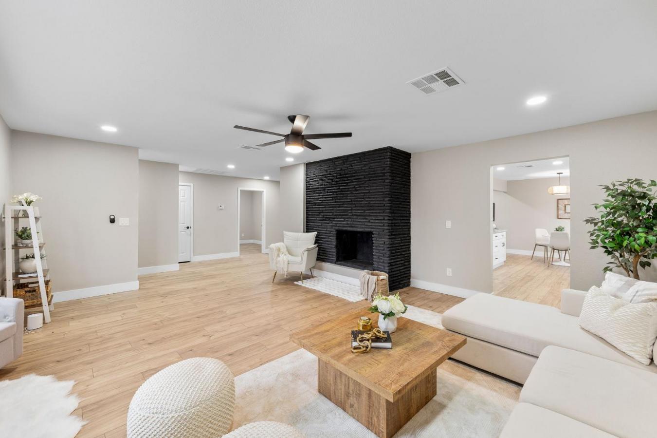 Sacramento, Sacramento, 95815, United States, 4 Bedrooms Bedrooms, ,3 BathroomsBathrooms,Residential,For Sale,1996537