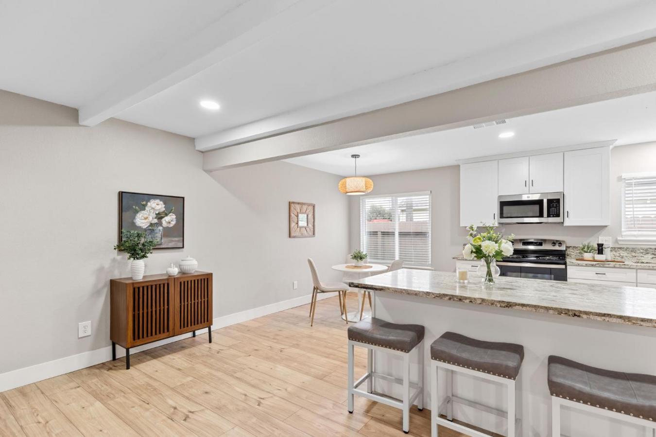 Sacramento, Sacramento, 95815, United States, 4 Bedrooms Bedrooms, ,3 BathroomsBathrooms,Residential,For Sale,1996537