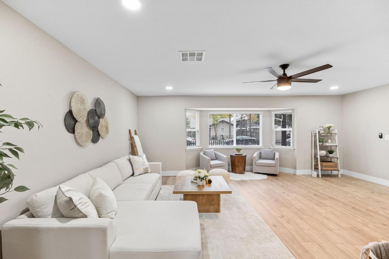 Sacramento, Sacramento, 95815, United States, 4 Bedrooms Bedrooms, ,3 BathroomsBathrooms,Residential,For Sale,1996537