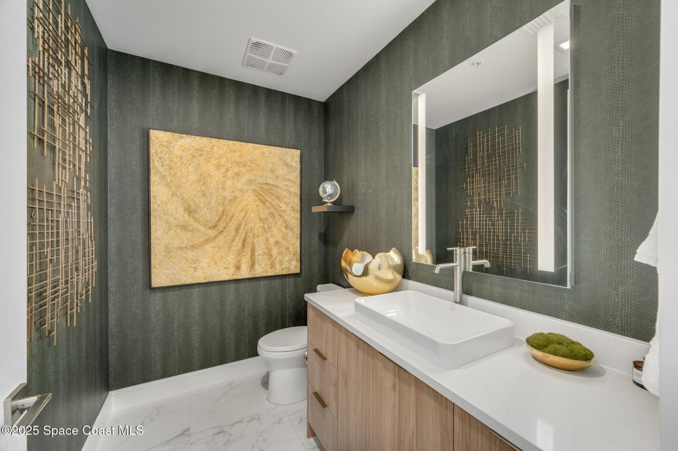Welcome to one of Cocoa Beachs finest most recently built, State of th – image 14