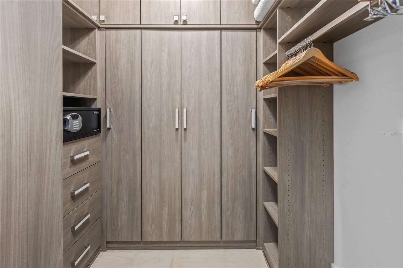 SARASOTA, Sarasota, 34242, United States, 2 Bedrooms Bedrooms, ,2 BathroomsBathrooms,Residential,For Sale,1996534