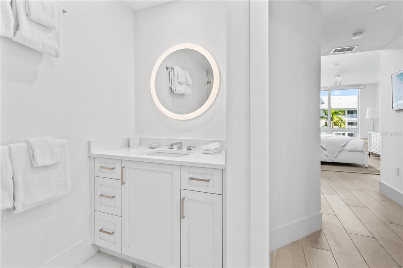 SARASOTA, Sarasota, 34242, United States, 2 Bedrooms Bedrooms, ,2 BathroomsBathrooms,Residential,For Sale,1996534