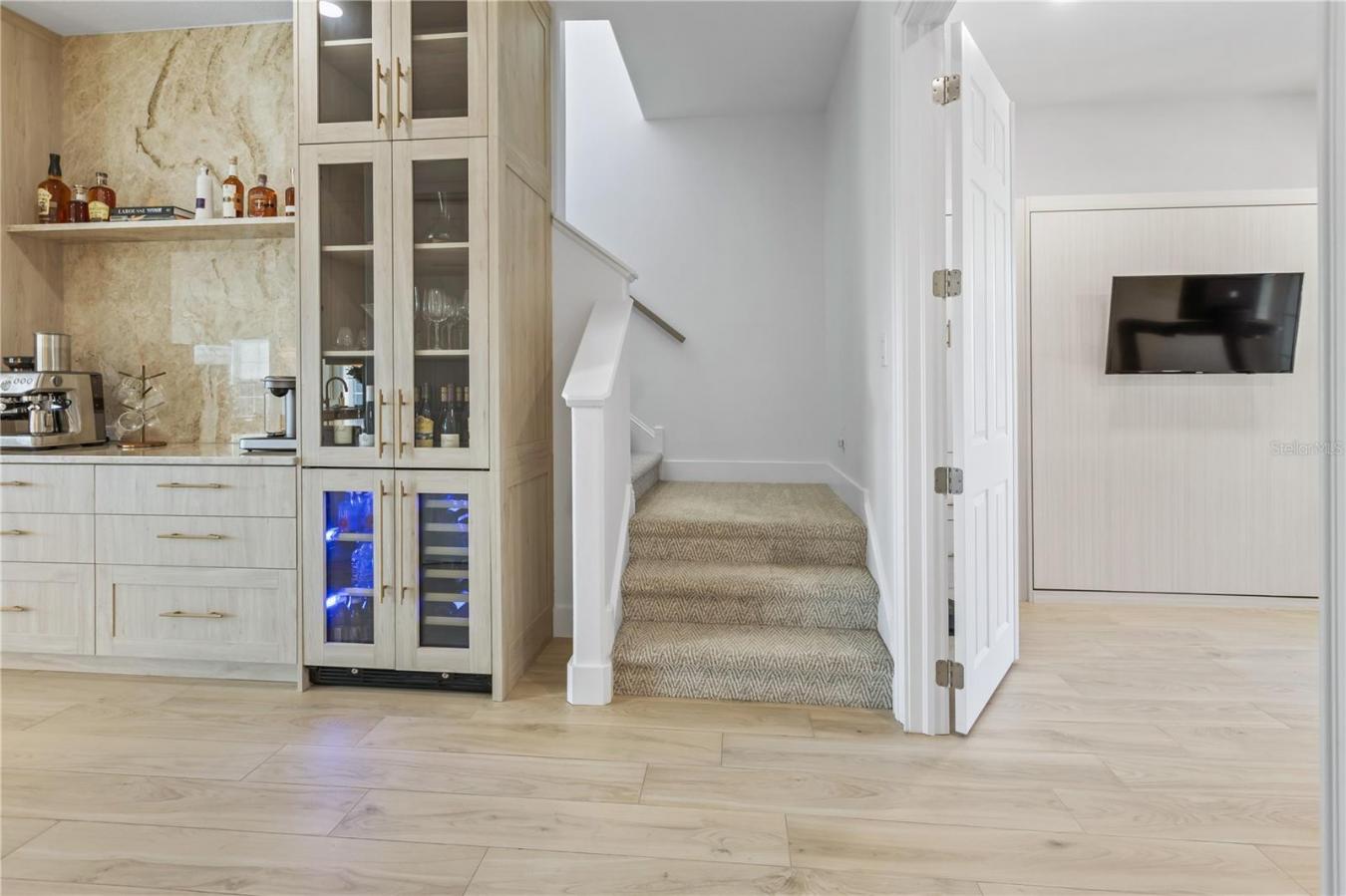 SARASOTA, Sarasota, 34242, United States, 5 Bedrooms Bedrooms, ,5 BathroomsBathrooms,Residential,For Sale,1996532