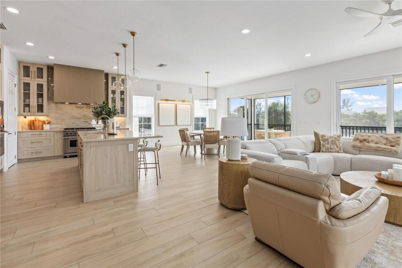 SARASOTA, Sarasota, 34242, United States, 5 Bedrooms Bedrooms, ,5 BathroomsBathrooms,Residential,For Sale,1996532