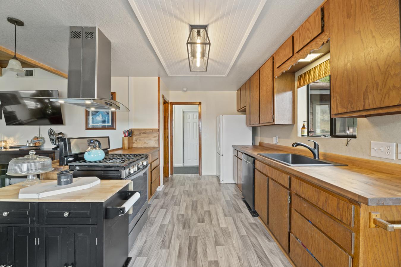 Merlin, Josephine, 97532, United States, 4 Bedrooms Bedrooms, ,3 BathroomsBathrooms,Residential,For Sale,1996531