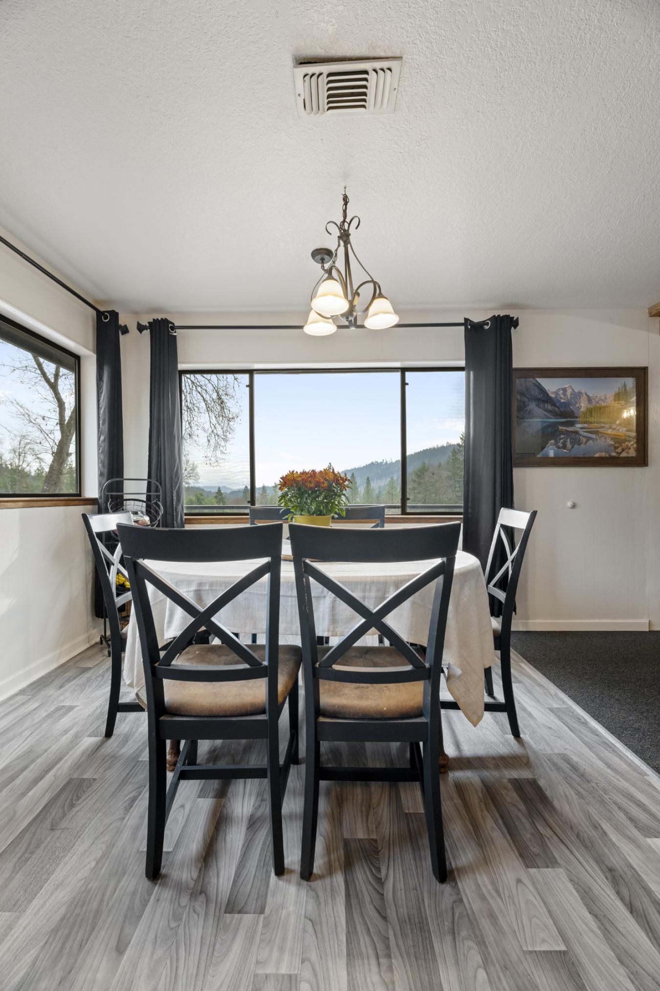 Merlin, Josephine, 97532, United States, 4 Bedrooms Bedrooms, ,3 BathroomsBathrooms,Residential,For Sale,1996531