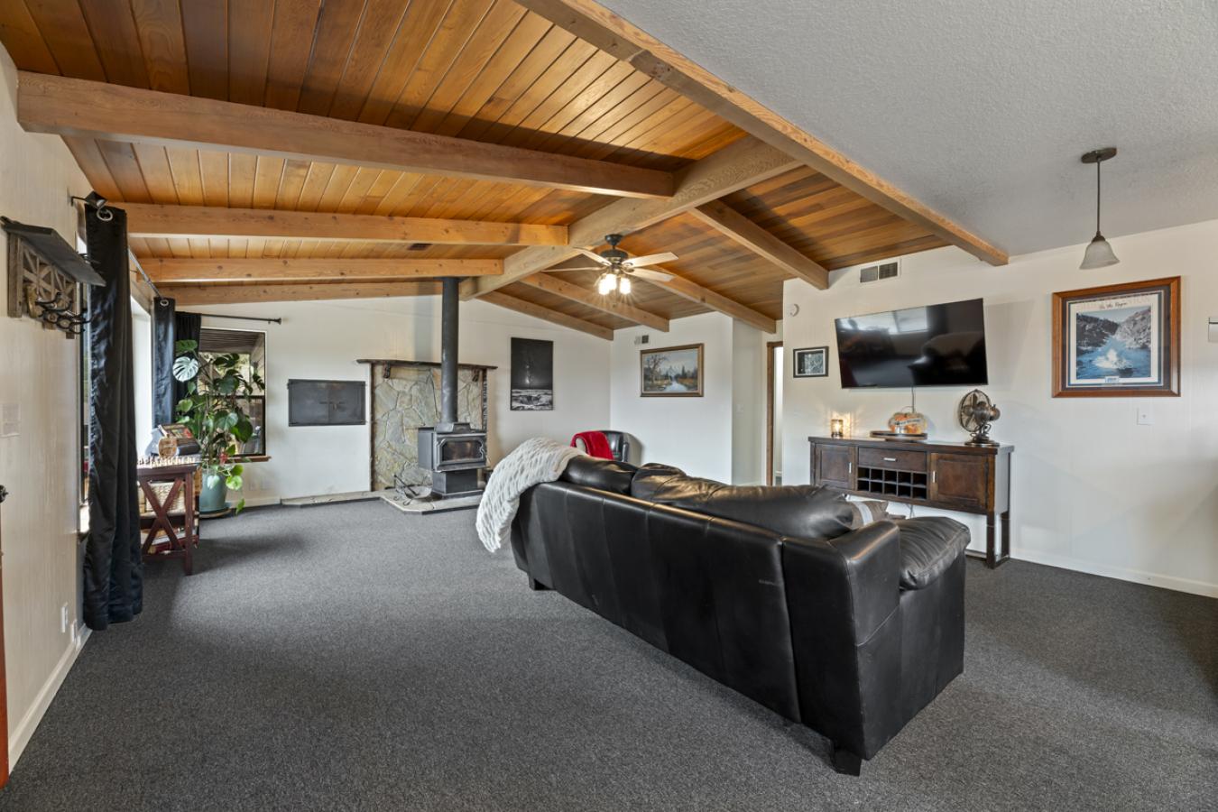 Merlin, Josephine, 97532, United States, 4 Bedrooms Bedrooms, ,3 BathroomsBathrooms,Residential,For Sale,1996531