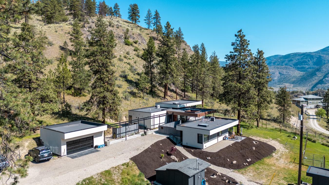 Oliver, BC, V0H 1T5, Canada, 3 Bedrooms Bedrooms, ,3 BathroomsBathrooms,Residential,For Sale,1996528