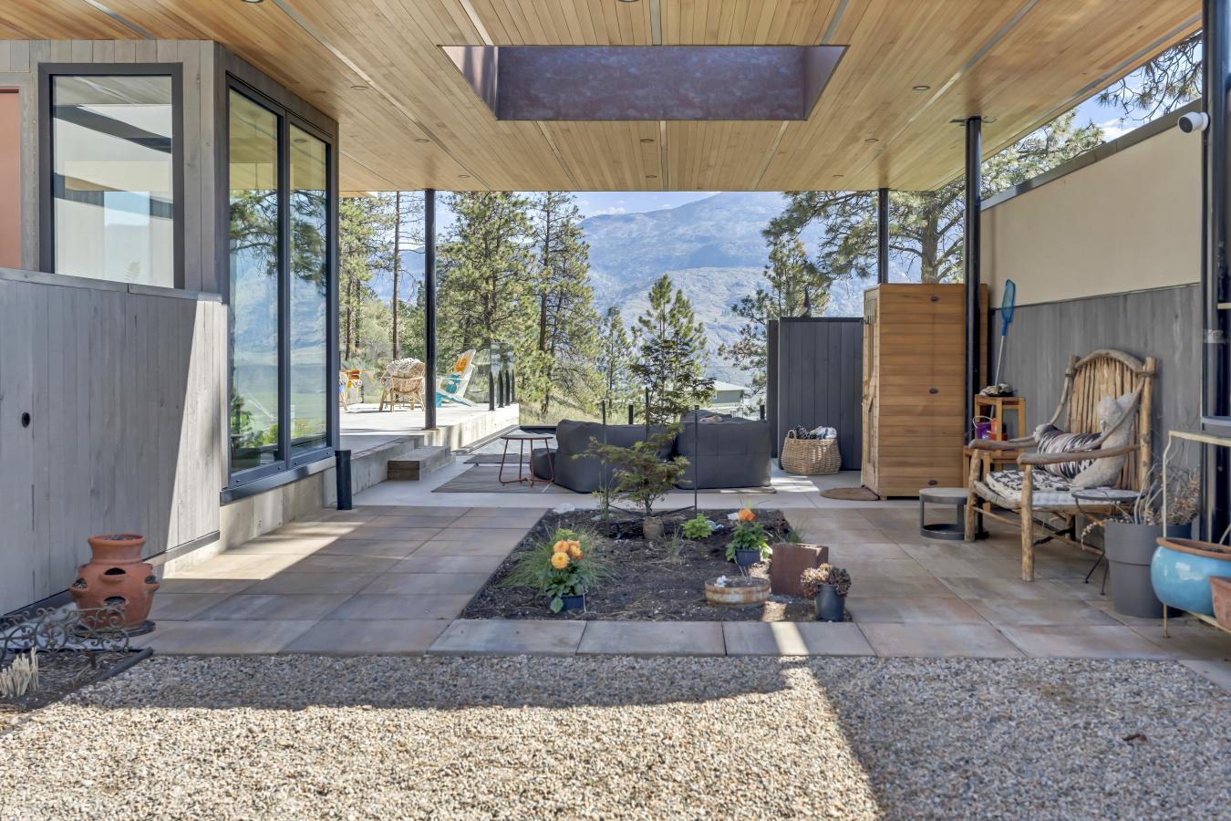 Oliver, BC, V0H 1T5, Canada, 3 Bedrooms Bedrooms, ,3 BathroomsBathrooms,Residential,For Sale,1996528