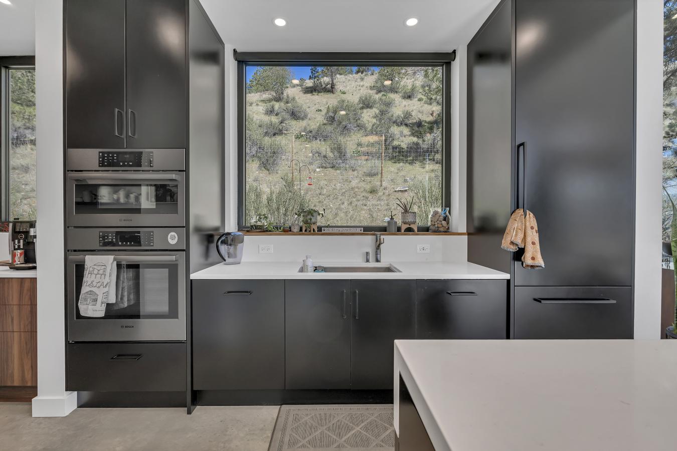 Oliver, BC, V0H 1T5, Canada, 3 Bedrooms Bedrooms, ,3 BathroomsBathrooms,Residential,For Sale,1996528