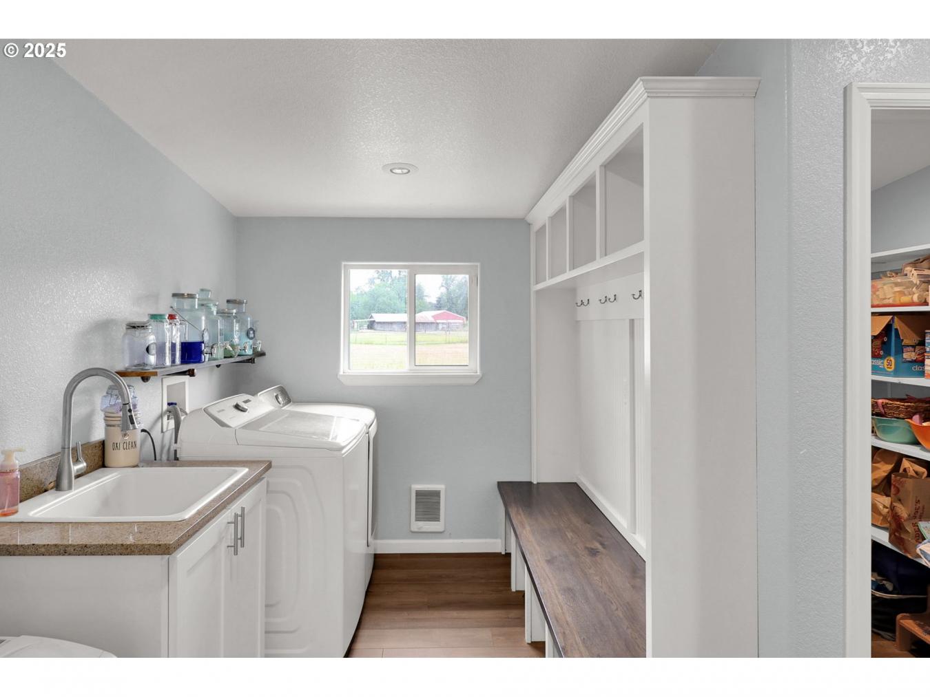 Cheshire, Lane, 97419, United States, 3 Bedrooms Bedrooms, ,2 BathroomsBathrooms,Residential,For Sale,2003875