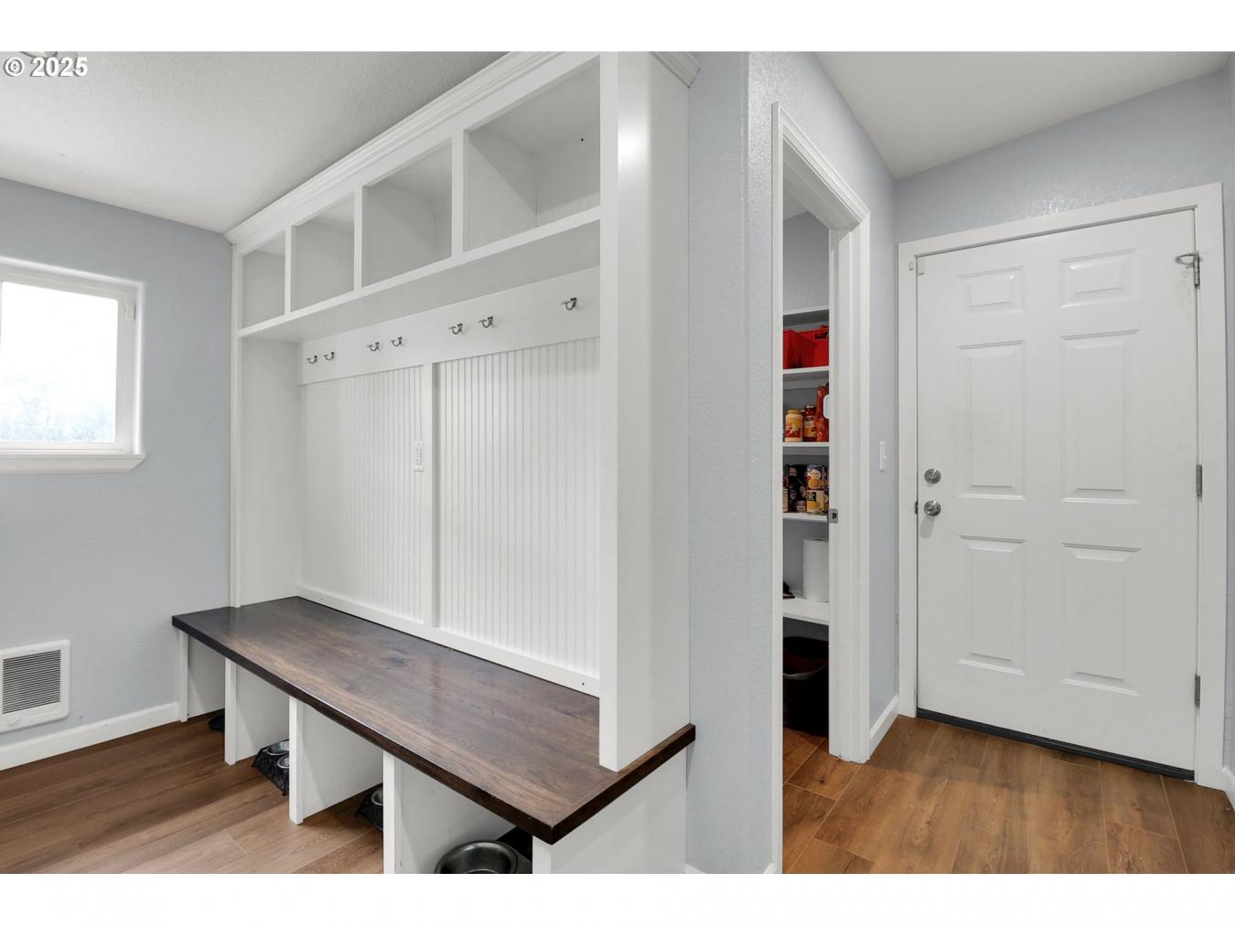 Cheshire, Lane, 97419, United States, 3 Bedrooms Bedrooms, ,2 BathroomsBathrooms,Residential,For Sale,2003875