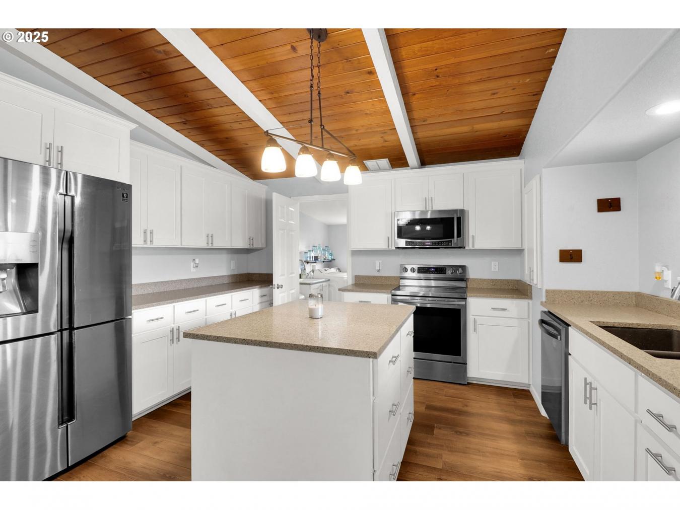 Cheshire, Lane, 97419, United States, 3 Bedrooms Bedrooms, ,2 BathroomsBathrooms,Residential,For Sale,2003875