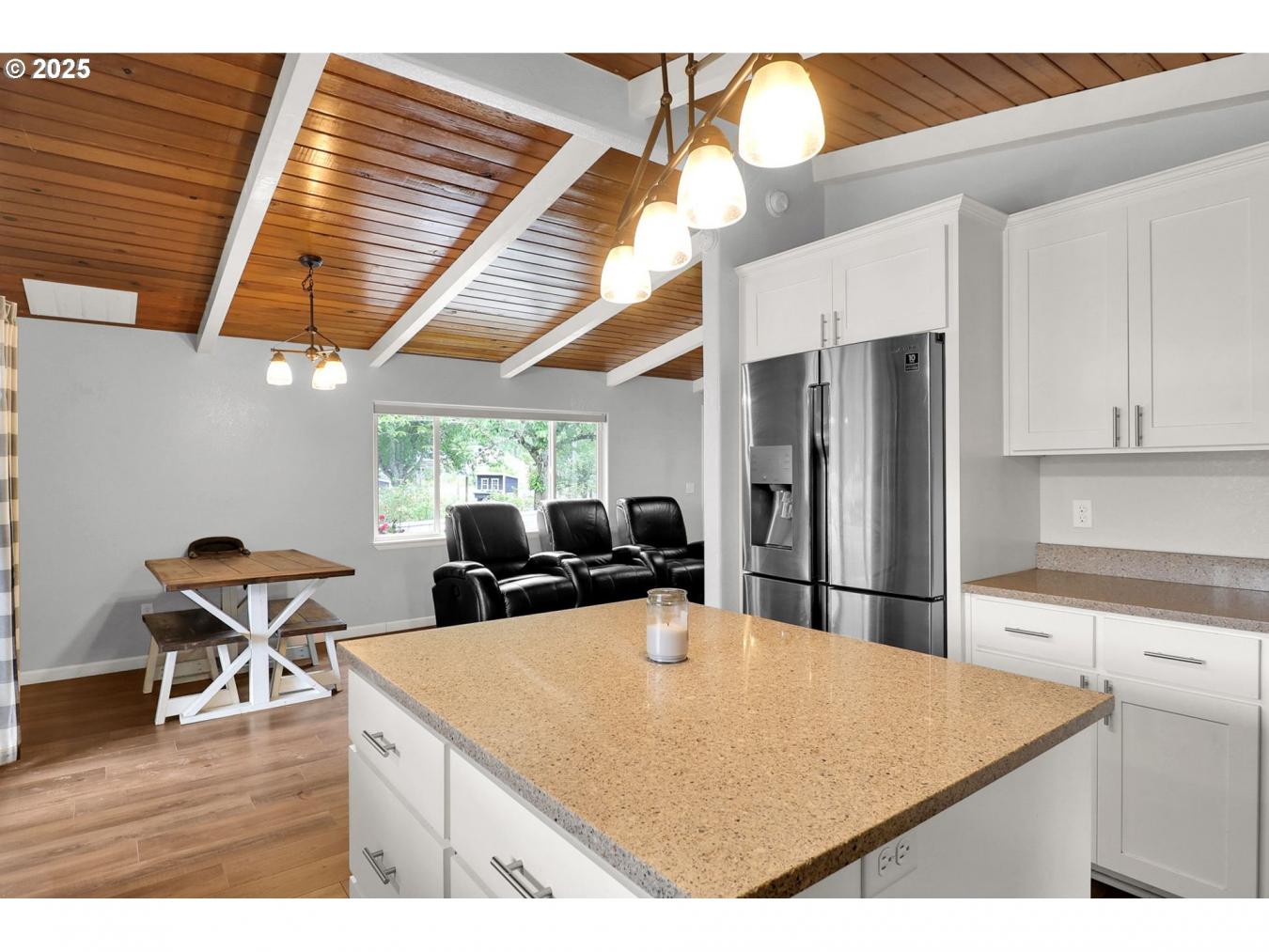 Cheshire, Lane, 97419, United States, 3 Bedrooms Bedrooms, ,2 BathroomsBathrooms,Residential,For Sale,2003875