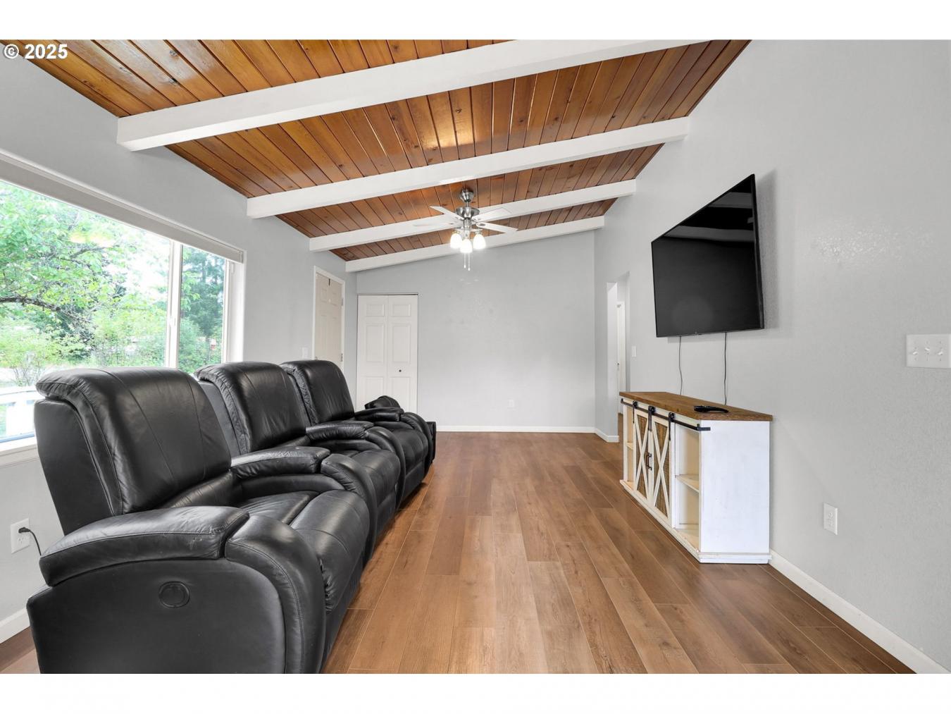 Cheshire, Lane, 97419, United States, 3 Bedrooms Bedrooms, ,2 BathroomsBathrooms,Residential,For Sale,2003875