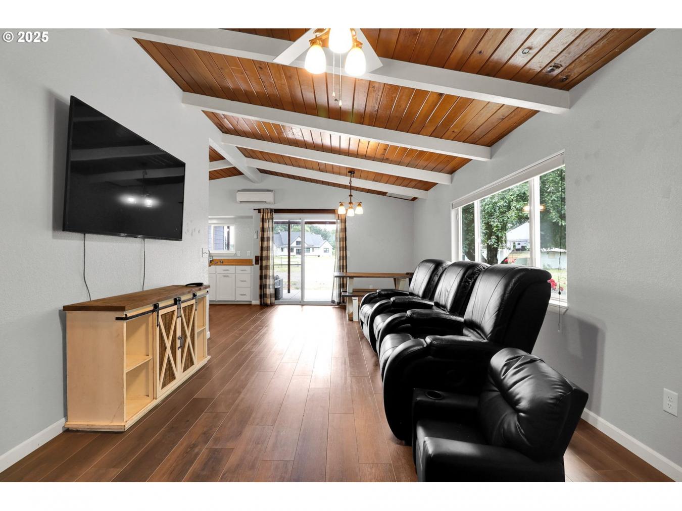 Cheshire, Lane, 97419, United States, 3 Bedrooms Bedrooms, ,2 BathroomsBathrooms,Residential,For Sale,2003875