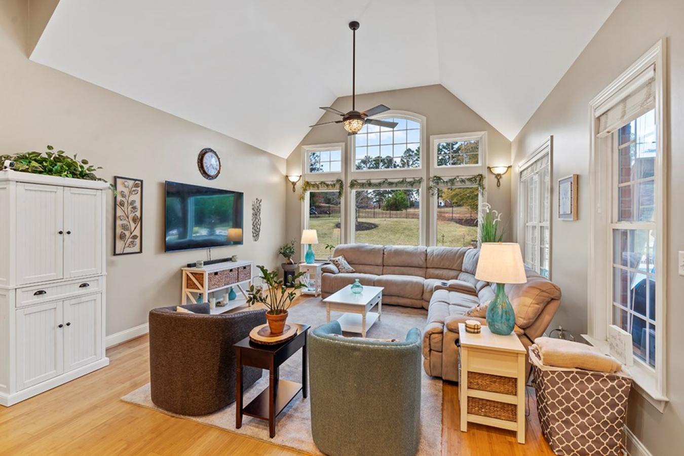 Greenwood, Greenwood, 29649, United States, 5 Bedrooms Bedrooms, ,3 BathroomsBathrooms,Residential,For Sale,1996526