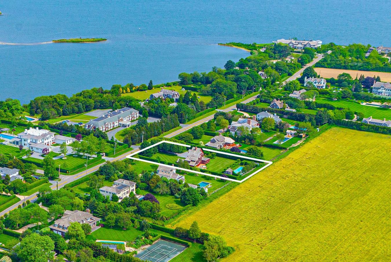 Water Mill, New York, 11976, United States, 5 Bedrooms Bedrooms, ,4 BathroomsBathrooms,Residential,For Sale,1996688