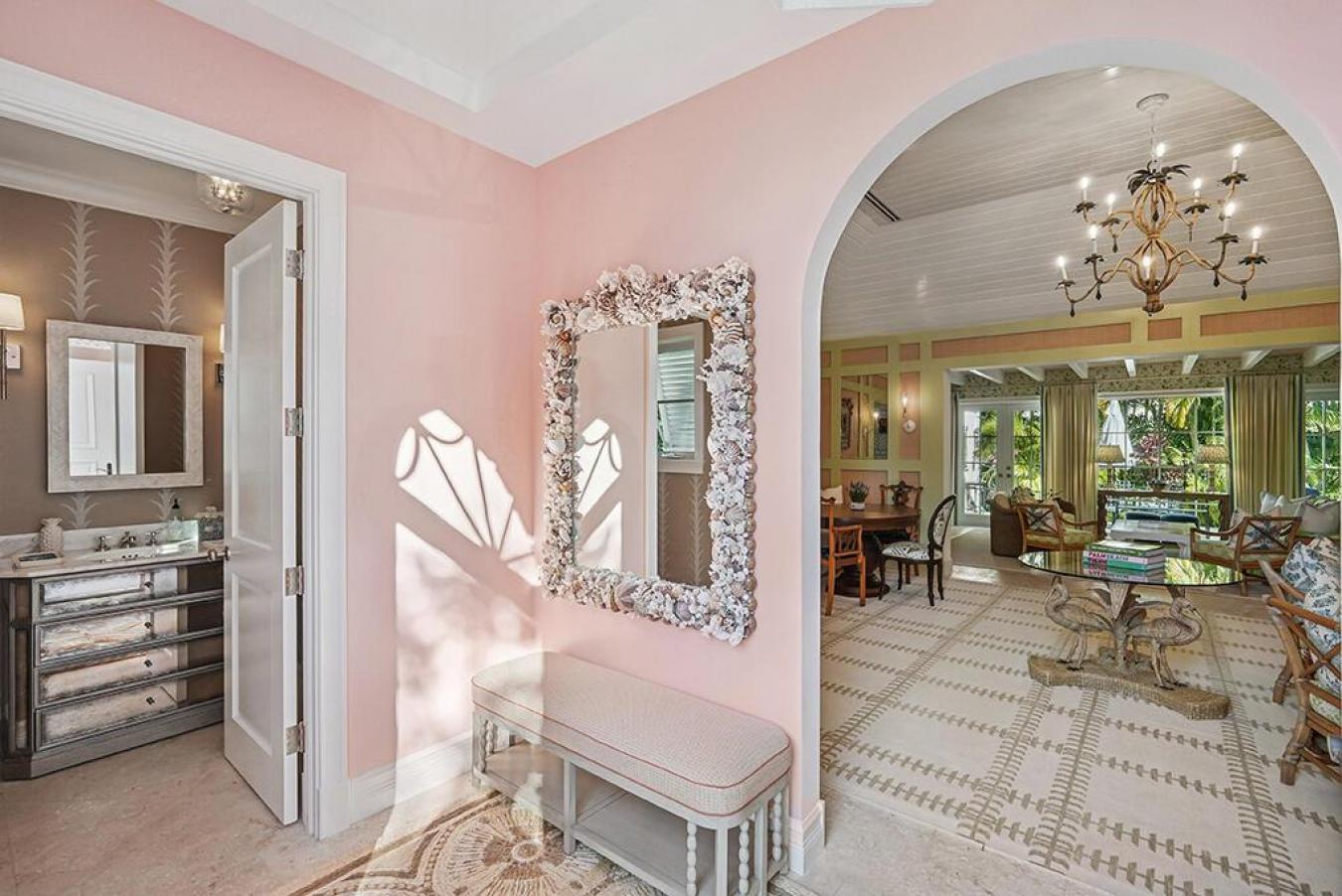Palm Beach, Florida, 33480, United States, 3 Bedrooms Bedrooms, ,3 BathroomsBathrooms,Residential,For Sale,1996686