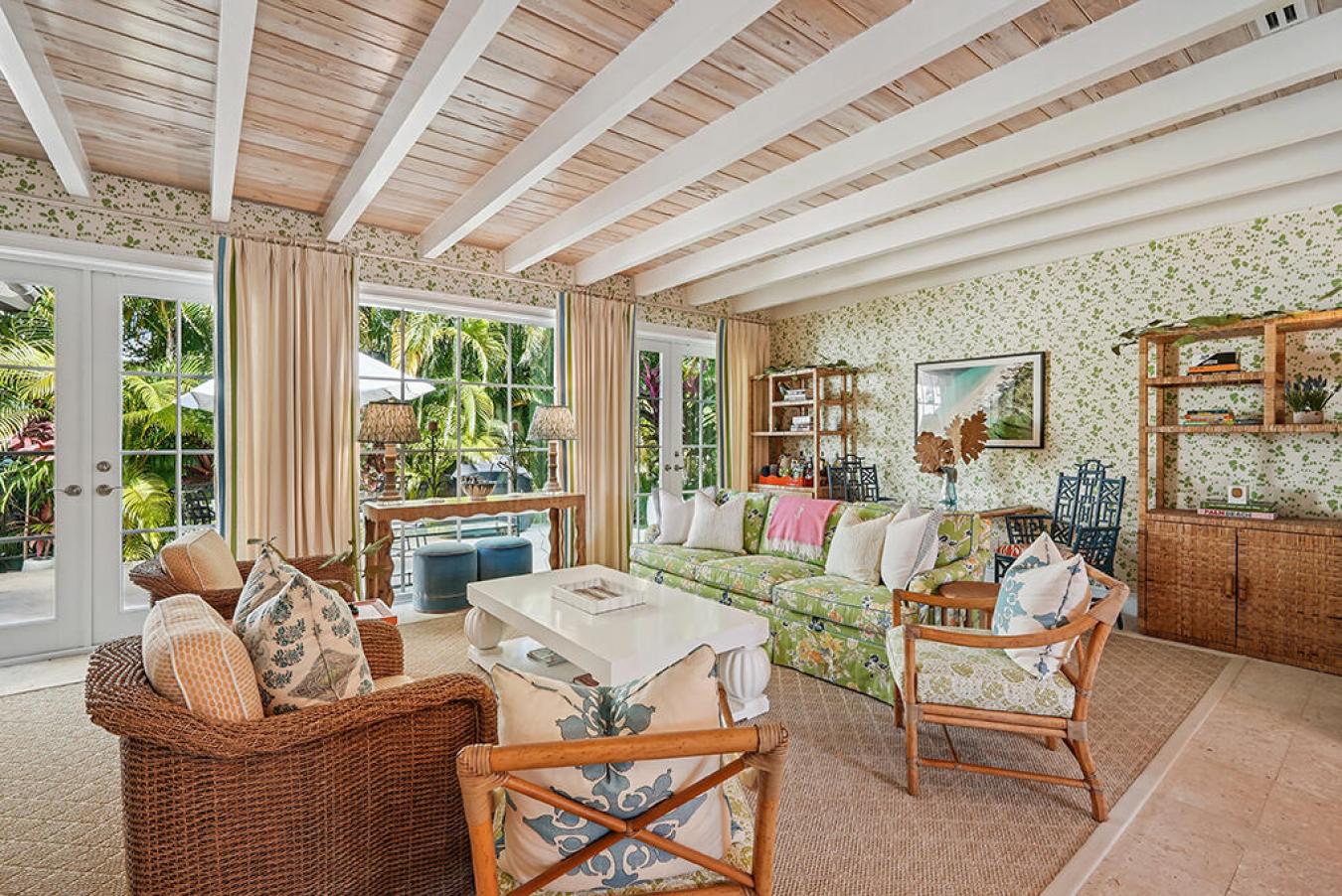 Palm Beach, Florida, 33480, United States, 3 Bedrooms Bedrooms, ,3 BathroomsBathrooms,Residential,For Sale,1996686