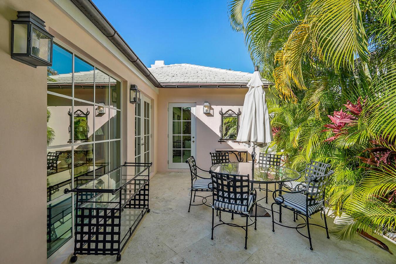 Palm Beach, Florida, 33480, United States, 3 Bedrooms Bedrooms, ,3 BathroomsBathrooms,Residential,For Sale,1996686