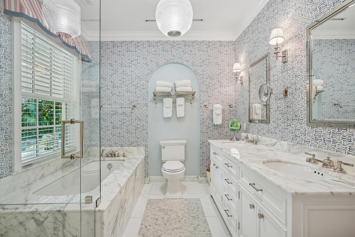 Palm Beach, Florida, 33480, United States, 3 Bedrooms Bedrooms, ,3 BathroomsBathrooms,Residential,For Sale,1996686