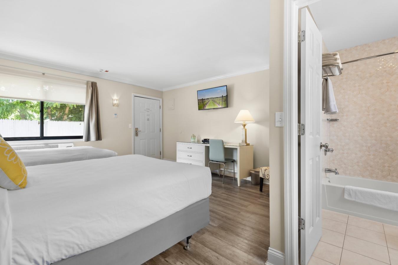 Hampton Bays, New York, 11946, United States, ,Residential,For Sale,1996685