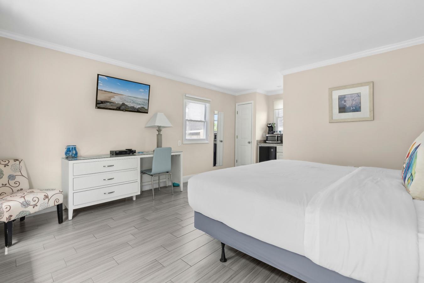 Hampton Bays, New York, 11946, United States, ,Residential,For Sale,1996685