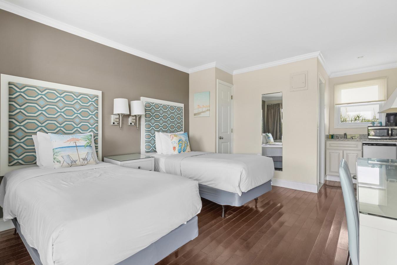 Hampton Bays, New York, 11946, United States, ,Residential,For Sale,1996685