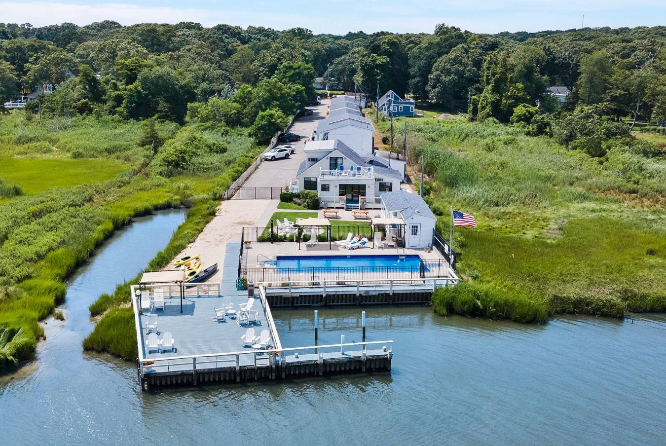Hampton Bays, New York, 11946, United States, ,Residential,For Sale,1996685