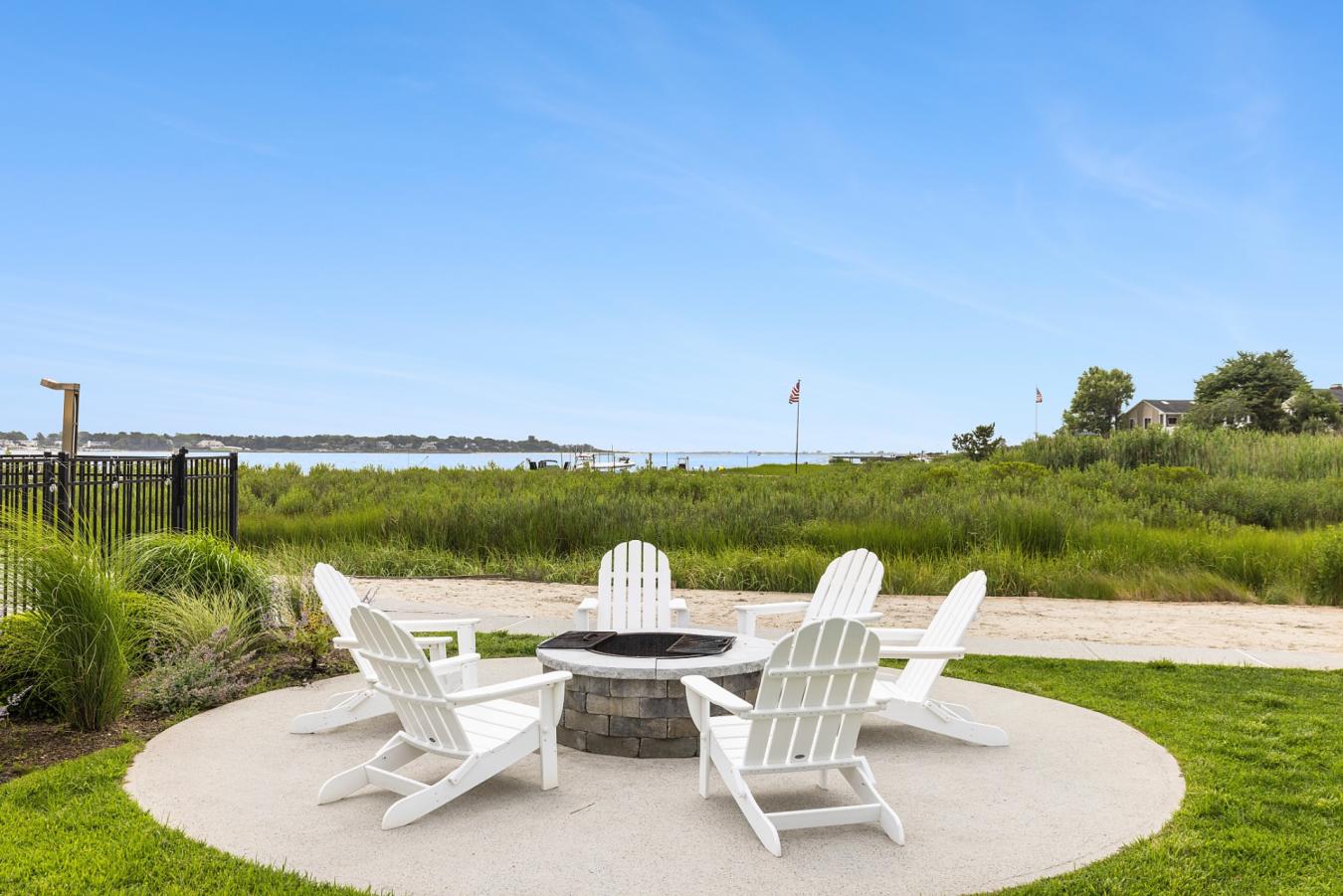 Hampton Bays, New York, 11946, United States, ,Residential,For Sale,1996685