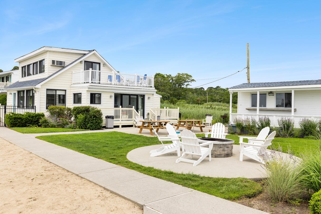 Hampton Bays, New York, 11946, United States, ,Residential,For Sale,1996685